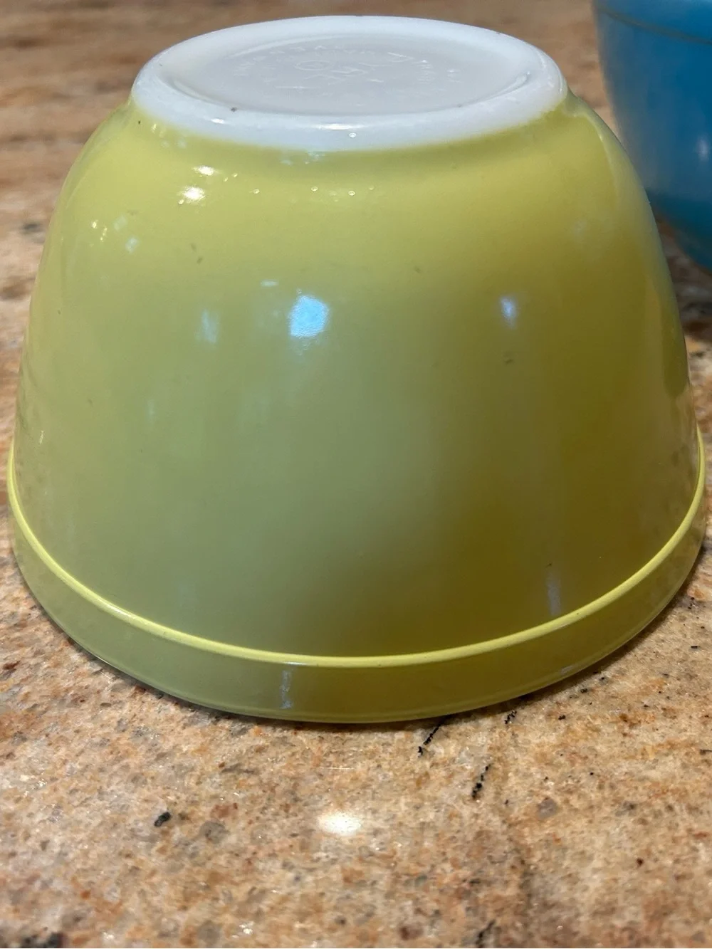 Pyrex #401 1.5 pt Yellow Primary Colors mixing nesting bowl 1940s 1950s No Chips
